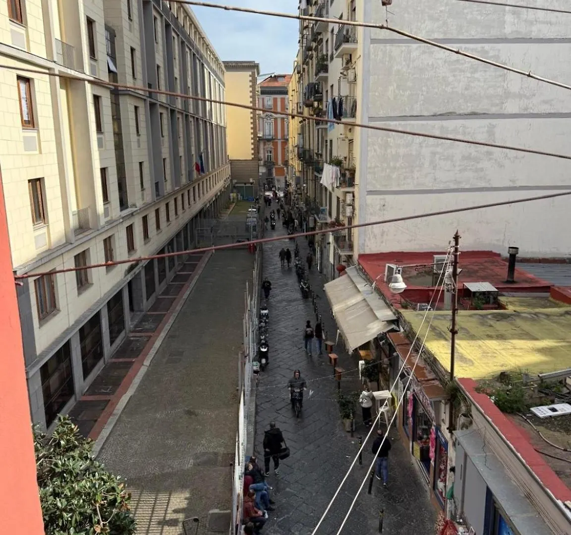 Una Finestra Su Napoli